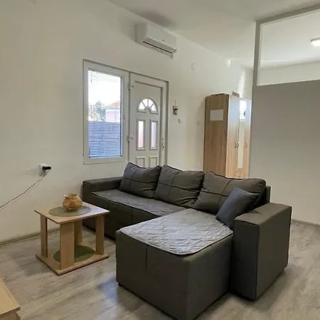 Arthur Apartment *