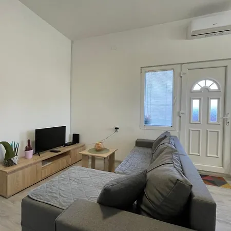 Arthur Apartment